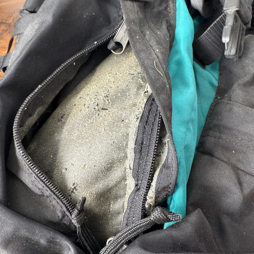 Camp Trails Catskill Hiking Backpack Internal Frame Vintage Teal Black Pack